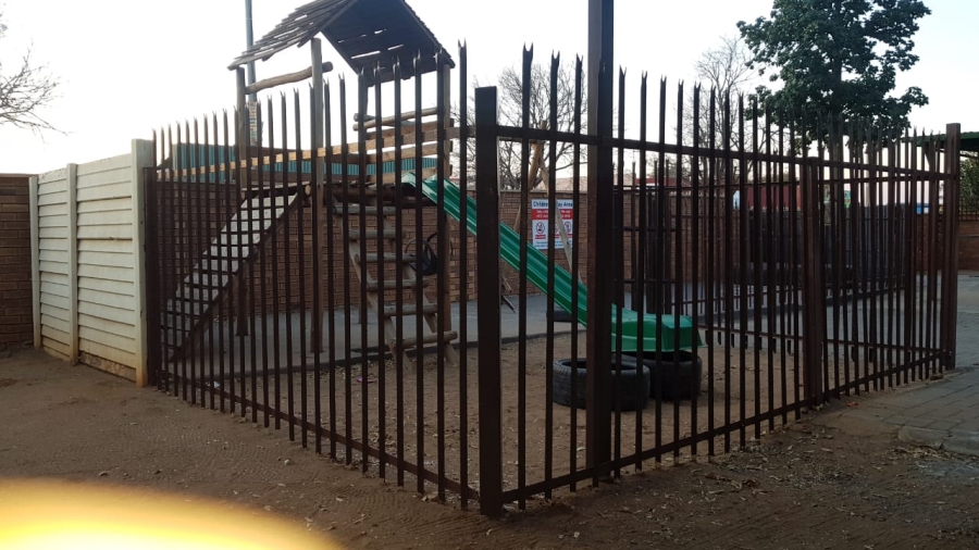 1 Bedroom Property for Sale in Rustenburg Central North West